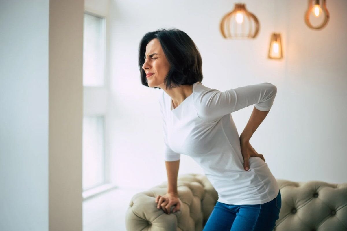 Bel Ağrısı Neden Olur? En Sık Görülen Sebepler ve Çözüm Yolları